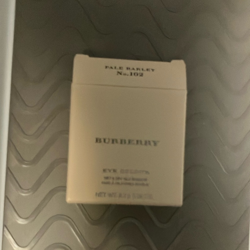 NWT Burberry Pale Barley Eye Shadow